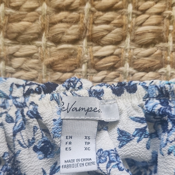 Blue and White Off Shoulder Cropped Blouse with Delicate Design - Picture 3 of 5